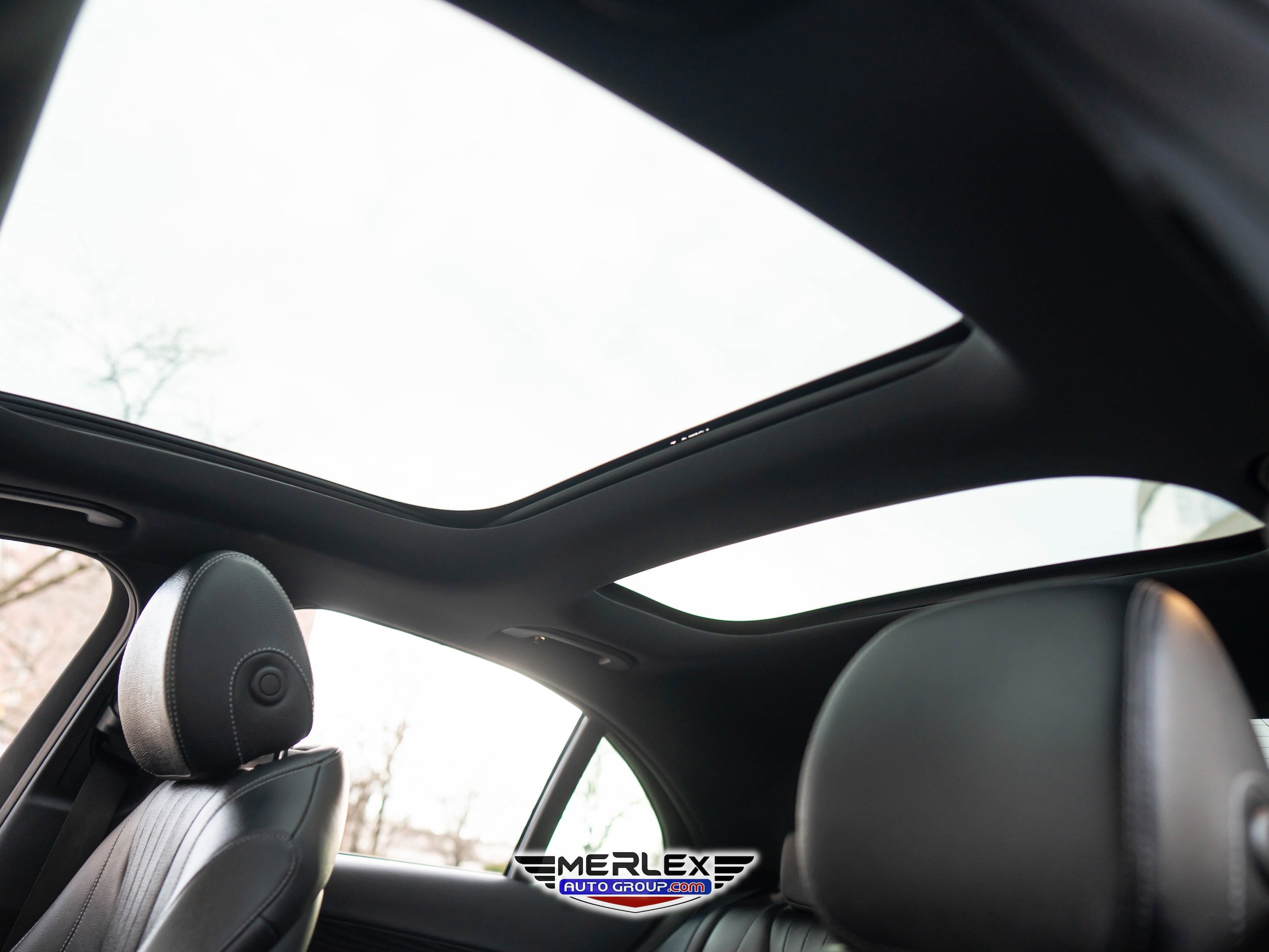 Used 2018 Mercedes-Benz E 400 4MATIC Sedan w/ Premium 3 Package image 37