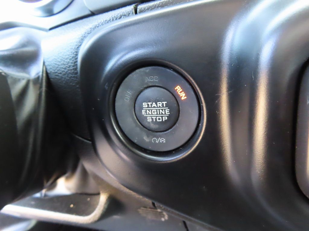 Used 2022 Jeep Wrangler Unlimited Sport AWD/4WD image 9