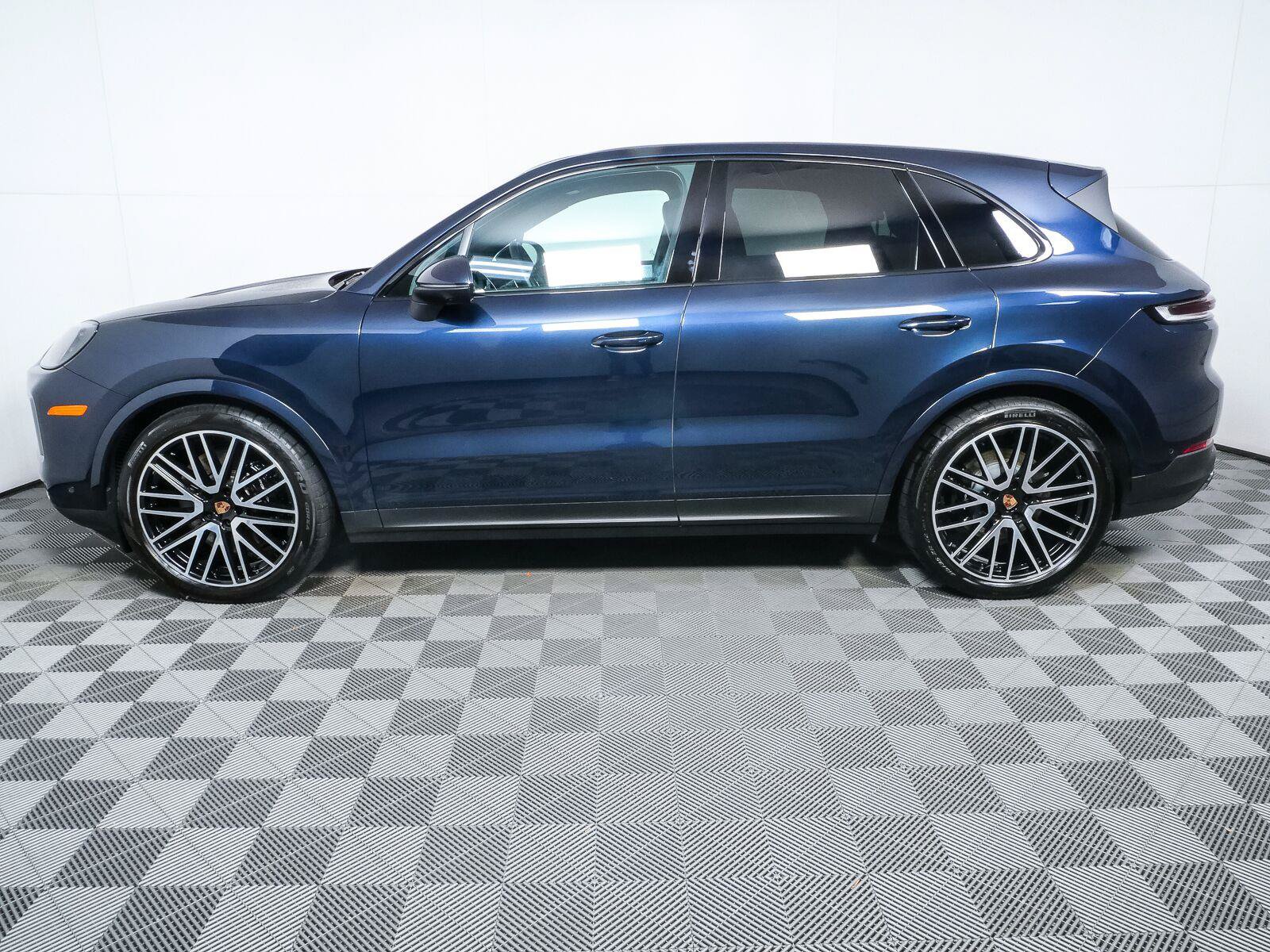 Certified 2026 Porsche Cayenne S AWD/4WD image 2