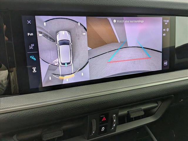 Used 2025 Porsche Cayenne image 19