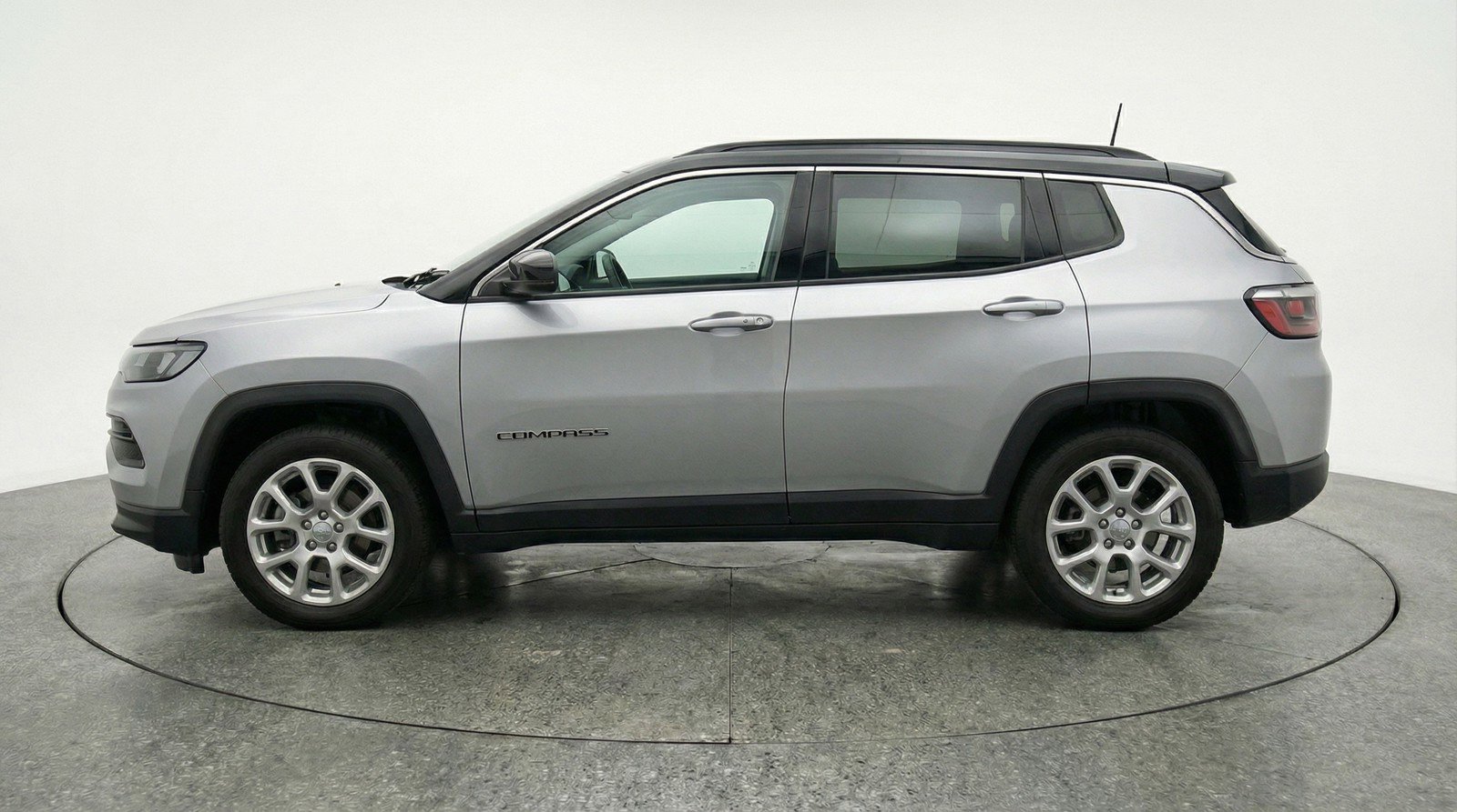 Used 2025 Jeep Compass Limited image 5