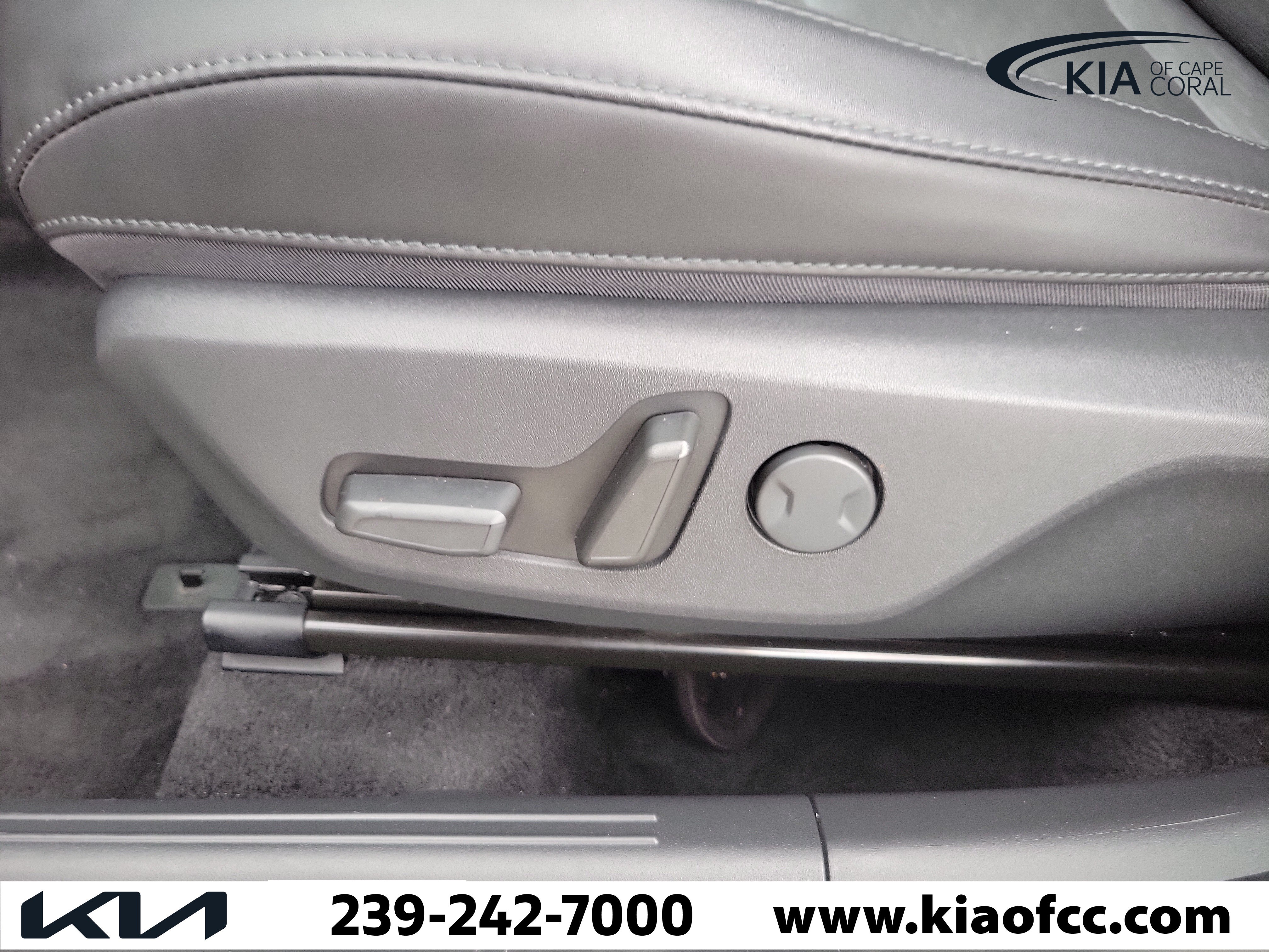 Certified 2023 Kia Niro SX Touring FWD image 21