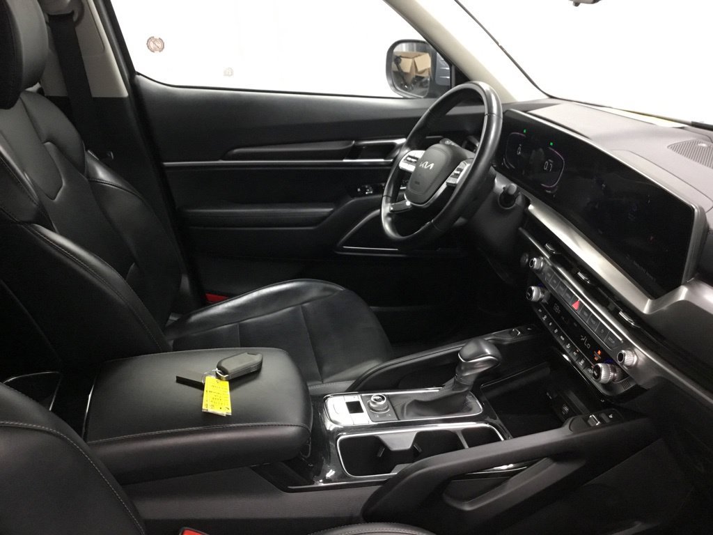 Used 2025 Kia Telluride S AWD/4WD image 49