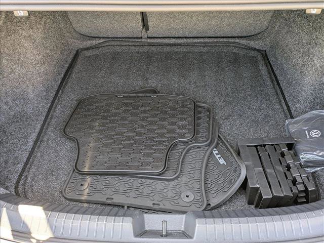 Used 2025 Volkswagen Jetta Sport image 6