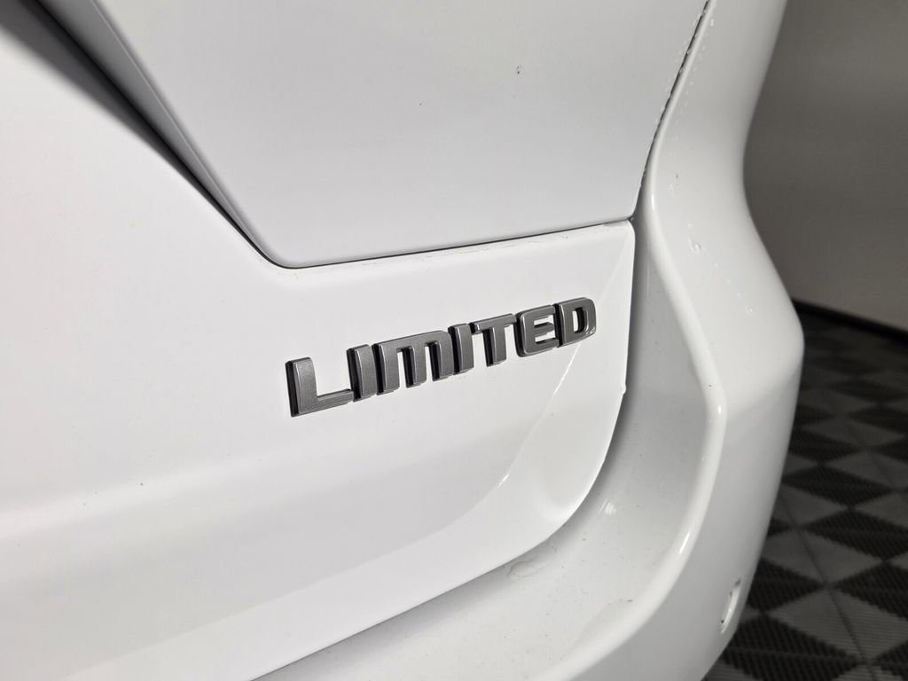 Certified 2025 Jeep Grand Cherokee Limited image 26