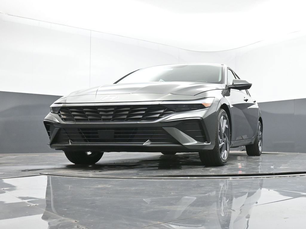 New 2026 Hyundai Elantra Limited image 37