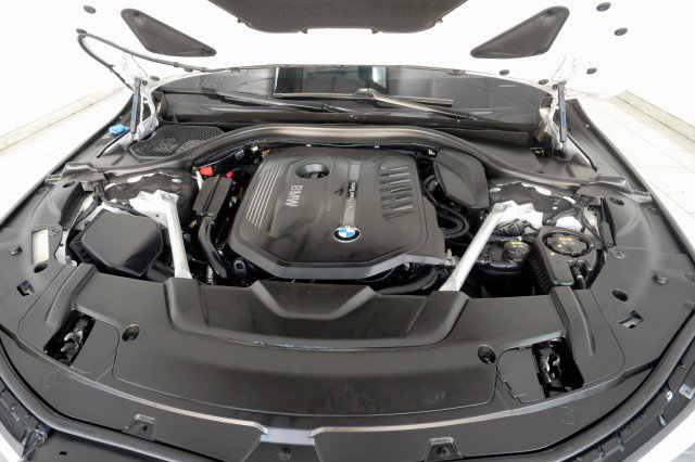 Used 2019 BMW 740i w/ Executive Package RWD image 56