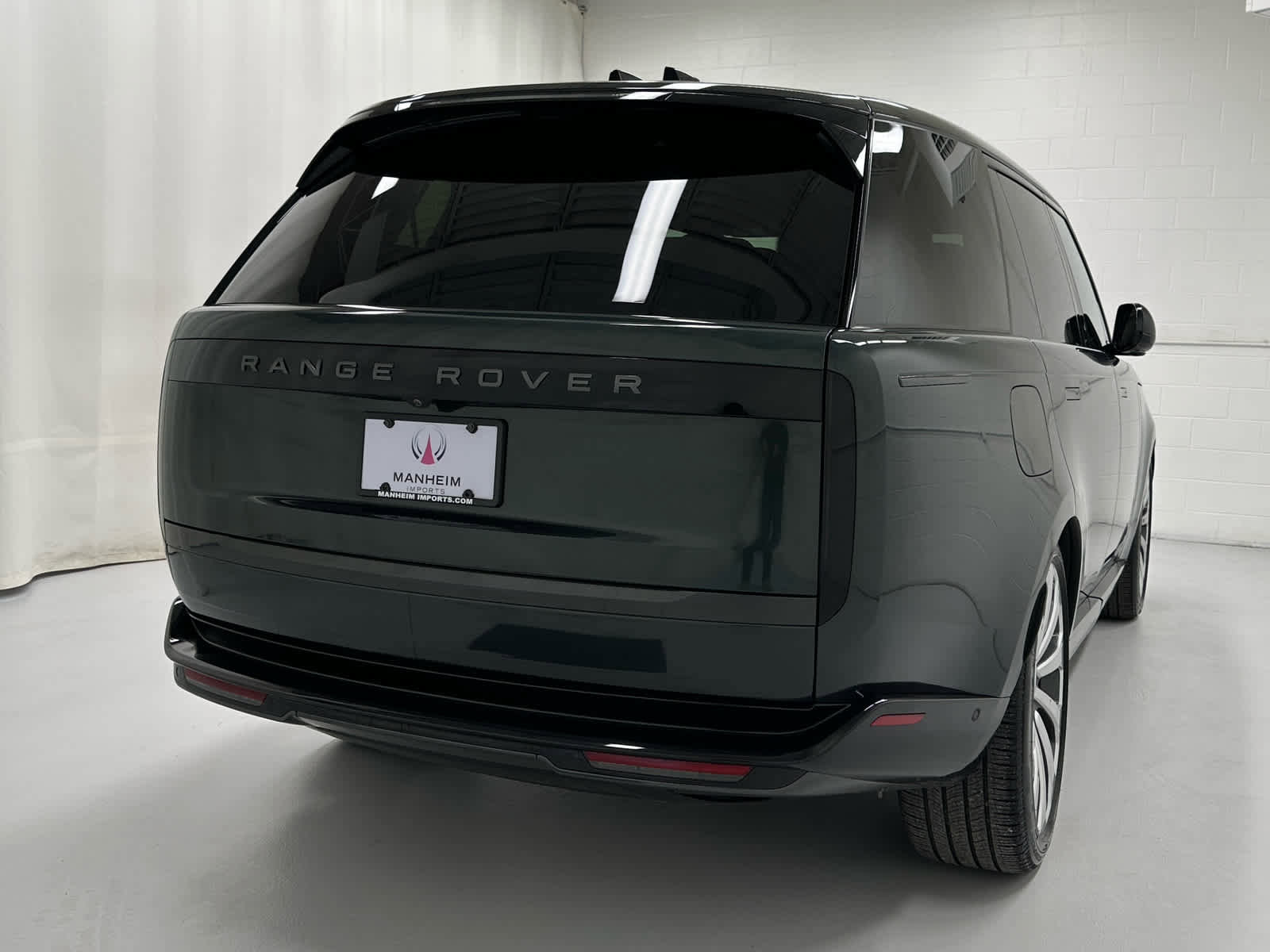 Used 2025 Land Rover Range Rover Long Wheelbase SE image 6