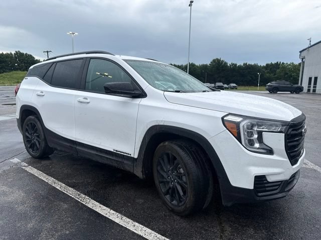 Used 2024 GMC Terrain SLE w/ Driver Convenience Package