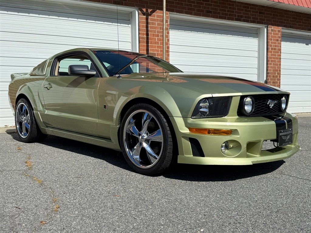 Used 2005 Ford Mustang GT Premium image 22