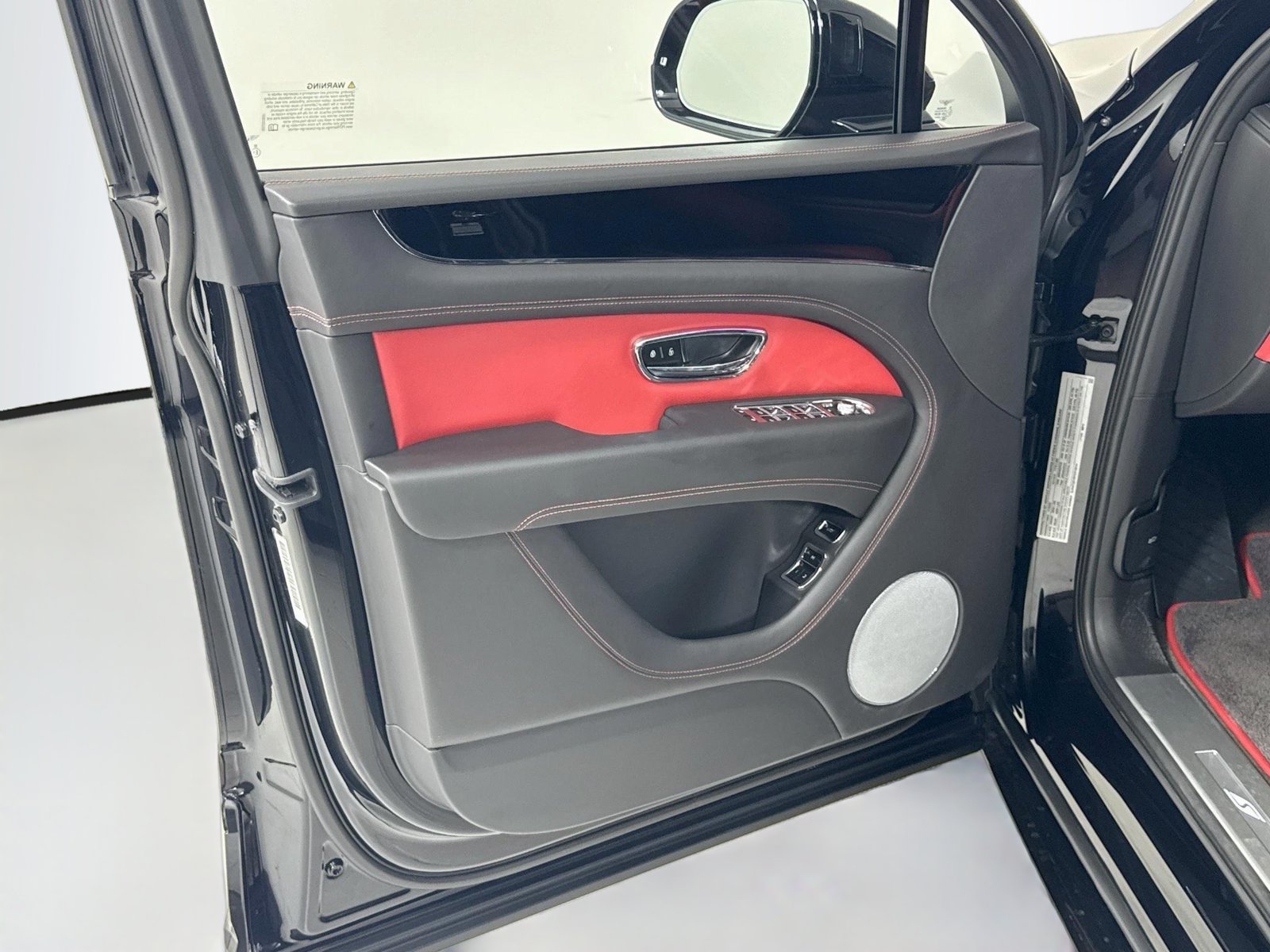 Certified 2023 Bentley Bentayga AWD/4WD image 17