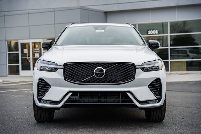 New 2026 Volvo XC60 B5 Plus w/ Protection Package Premier image 2