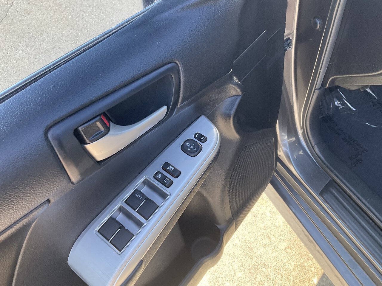 Used 2014 Toyota Camry SE FWD image 10