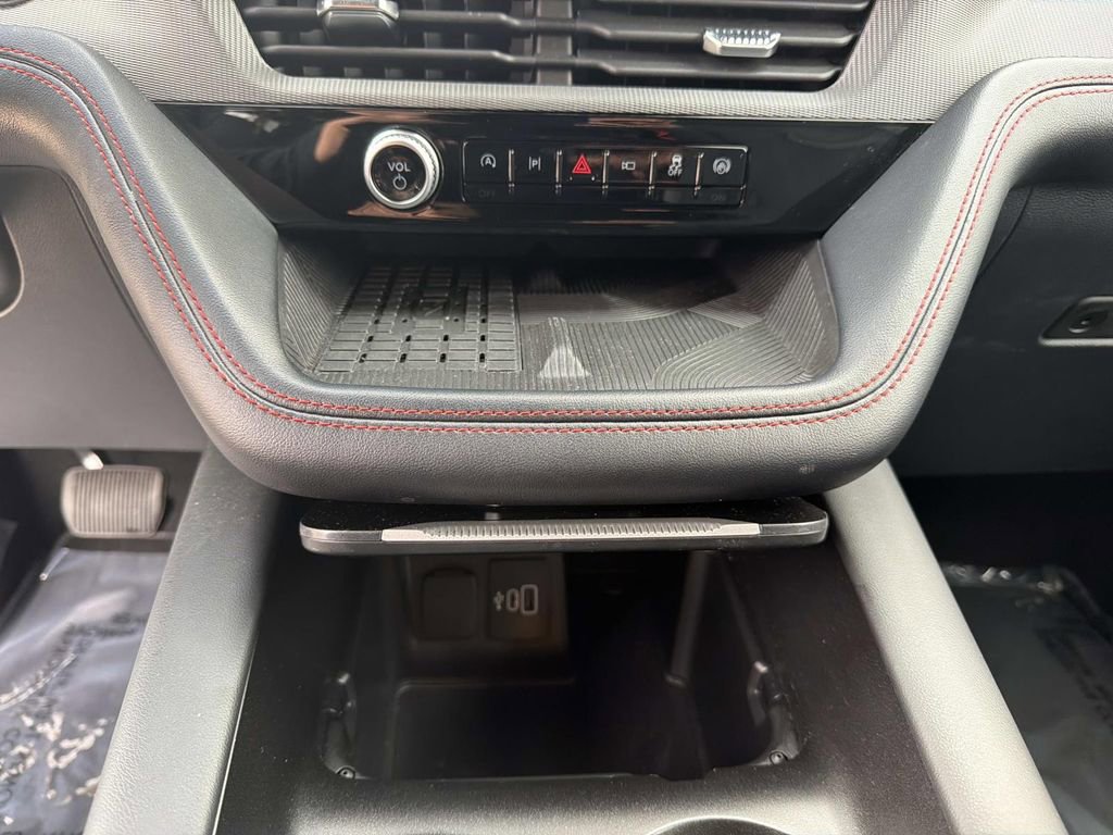 Used 2025 Ford Explorer ST-Line w/ Premium Package image 30