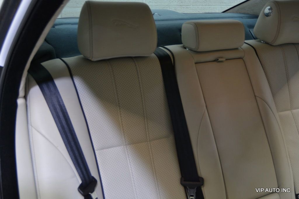 Used 2012 Jaguar XJ L image 22