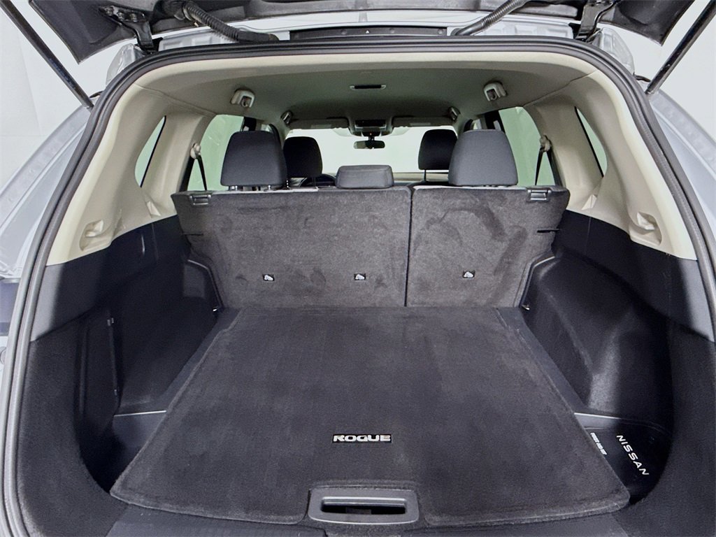 Used 2023 Nissan Rogue SV image 24