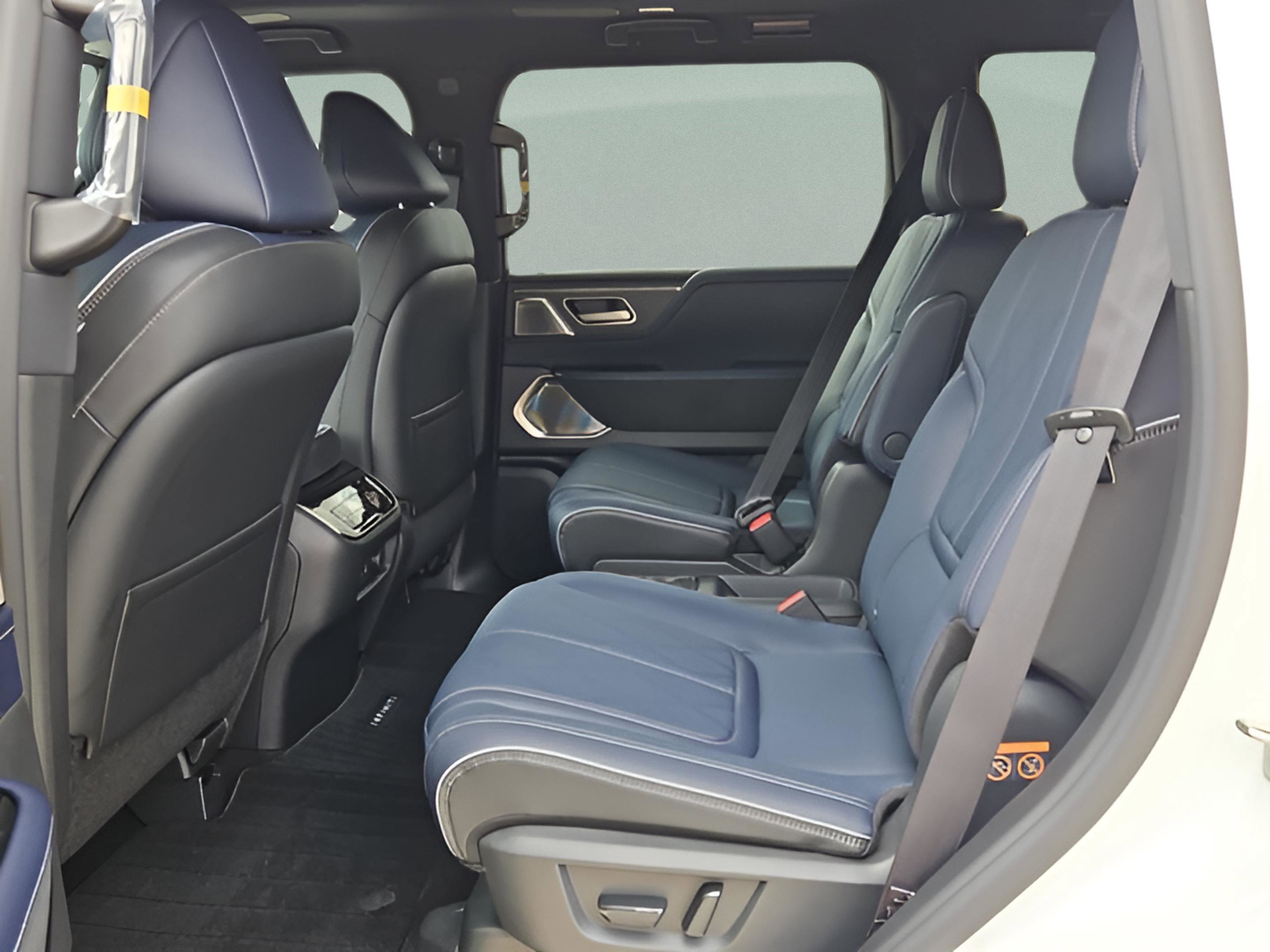 New 2026 INFINITI QX80 4WD w/ Sport Exterior Package image 11