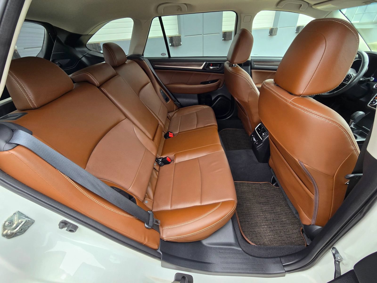 Used 2018 Subaru Outback 3.6R Touring w/ Popular Package #3 AWD/4WD image 17