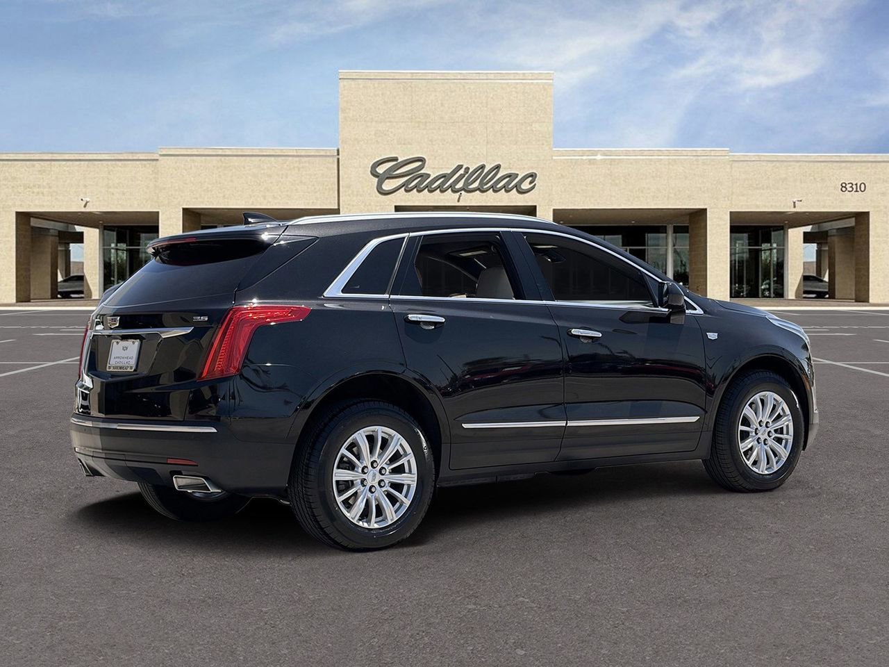 Used 2017 Cadillac XT5 FWD image 5