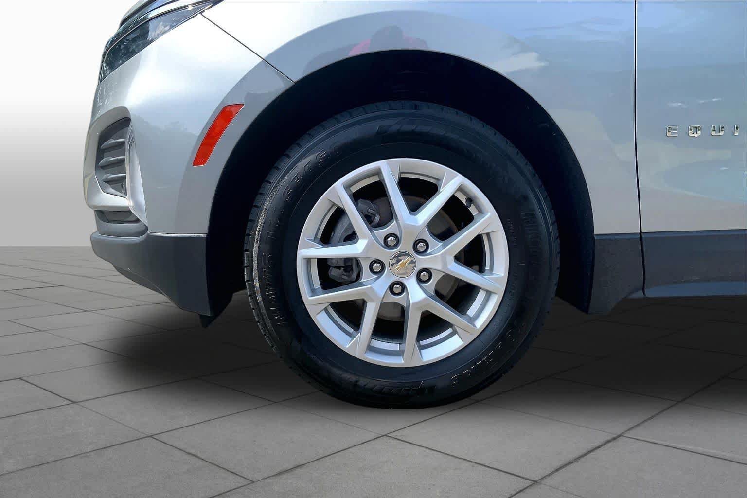 Used 2024 Chevrolet Equinox LT FWD image 11