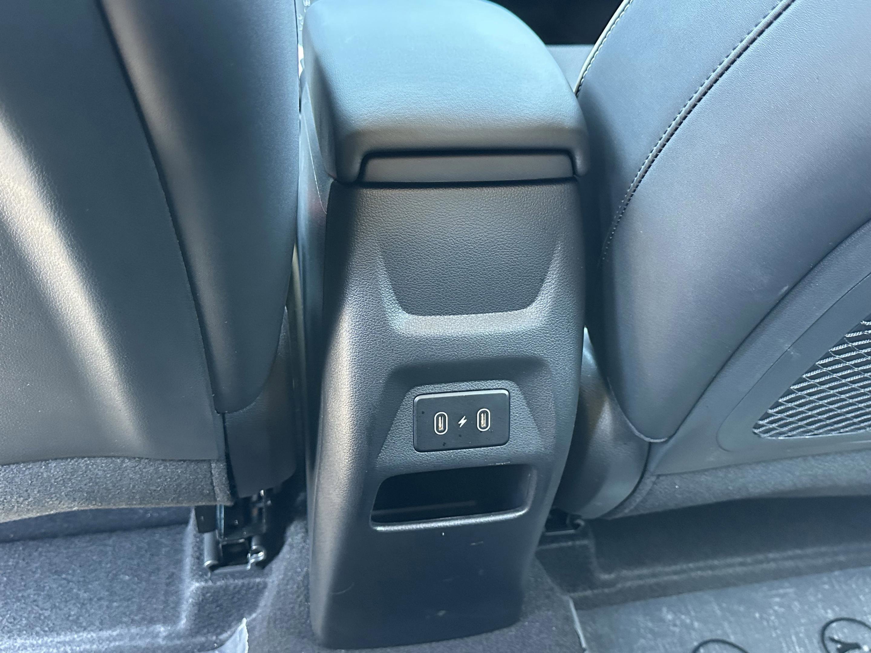 Certified 2024 Hyundai Venue Limited FWD image 14