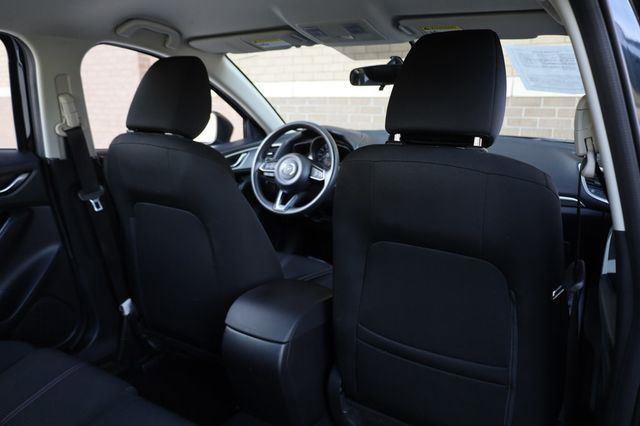 Used 2017 MAZDA MAZDA3 Sport w/ Preferred Equipment Package FWD image 22