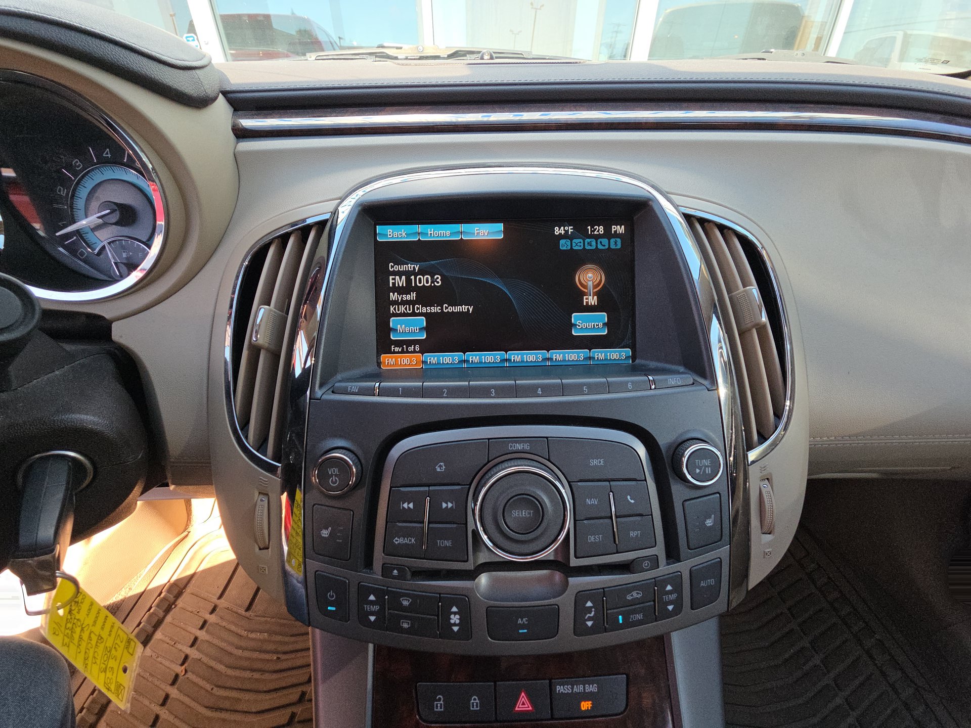 Used 2013 Buick LaCrosse Leather w/ Entertainment Package FWD image 10