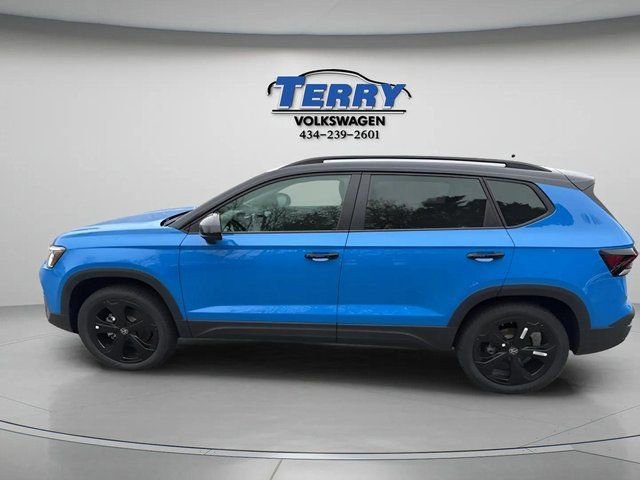 New 2025 Volkswagen Taos SE AWD/4WD image 2