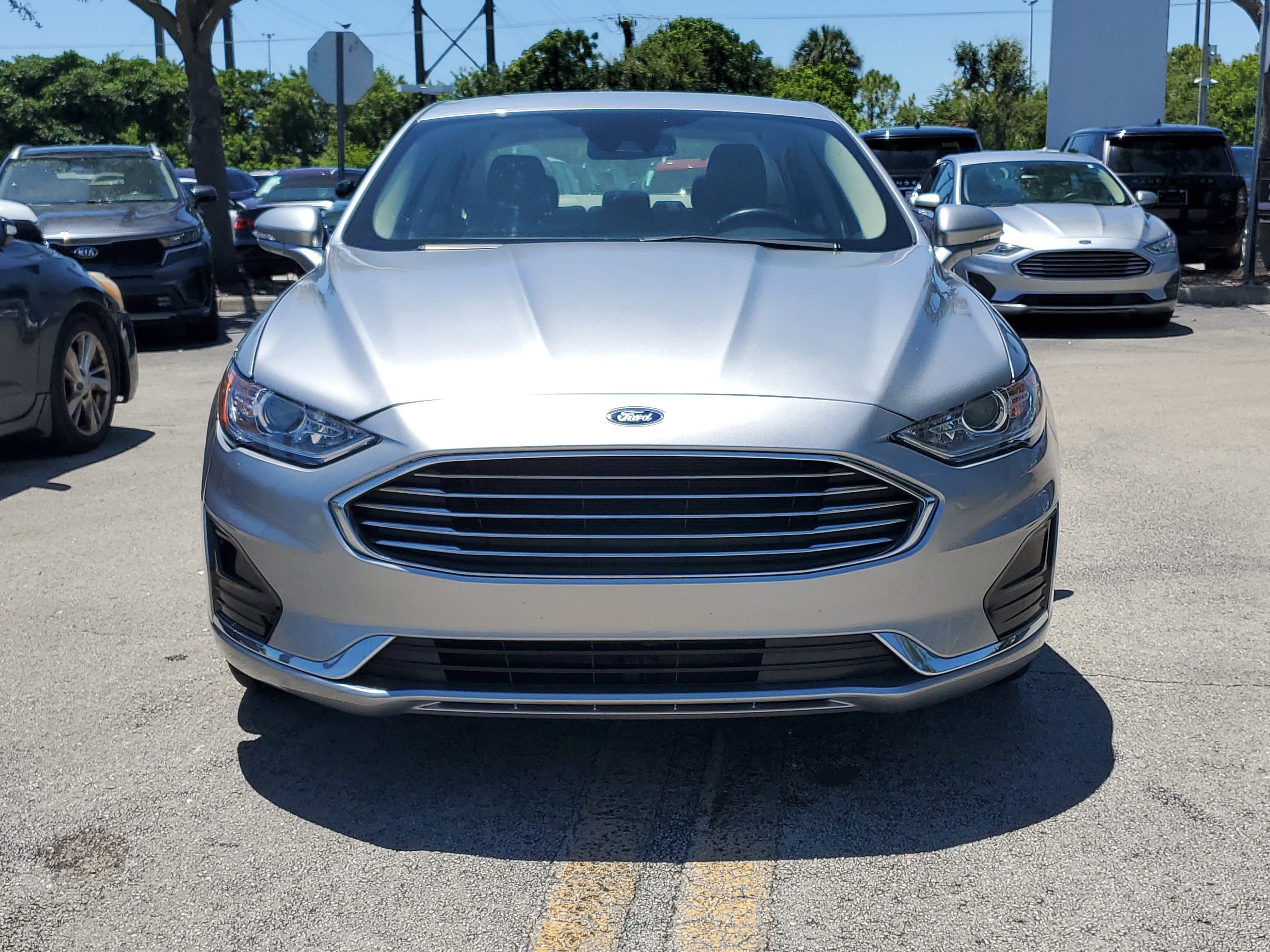 Used 2020 Ford Fusion SEL image 2