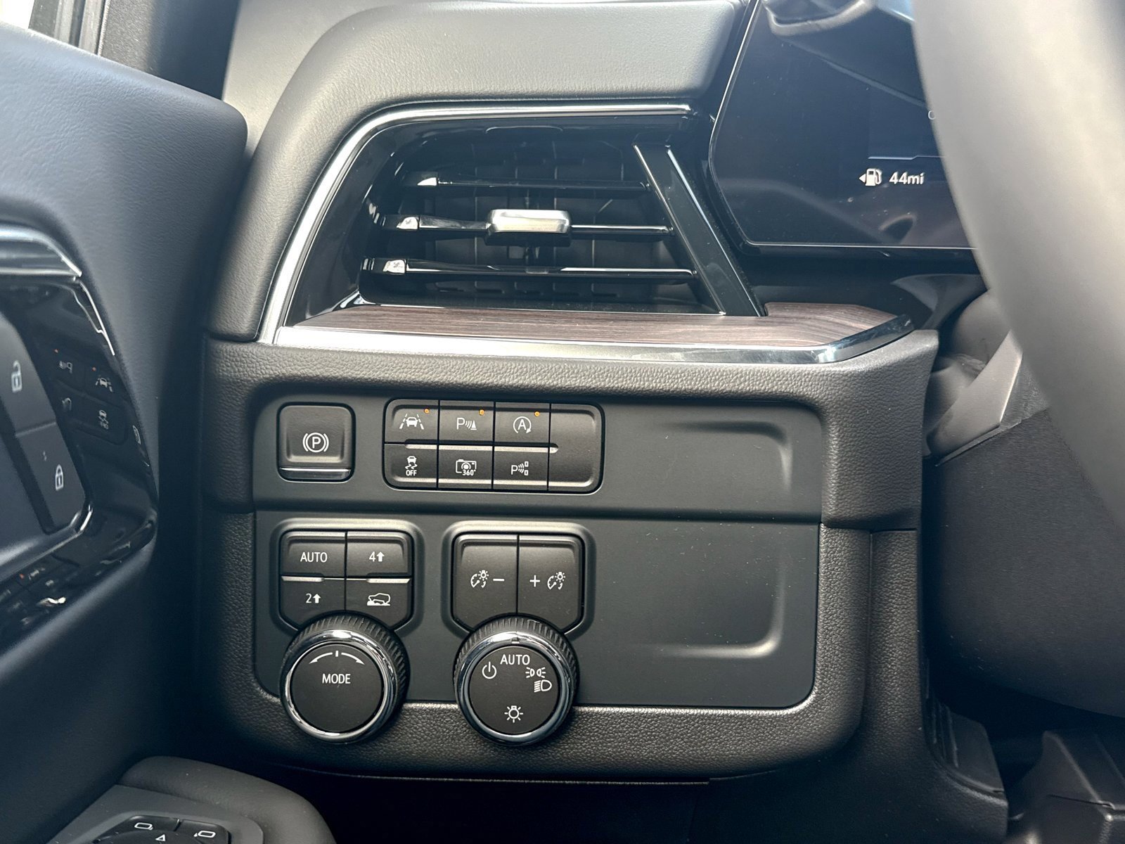 New 2026 Chevrolet Tahoe LS image 37