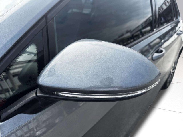 Used 2017 Volkswagen Golf SE image 9