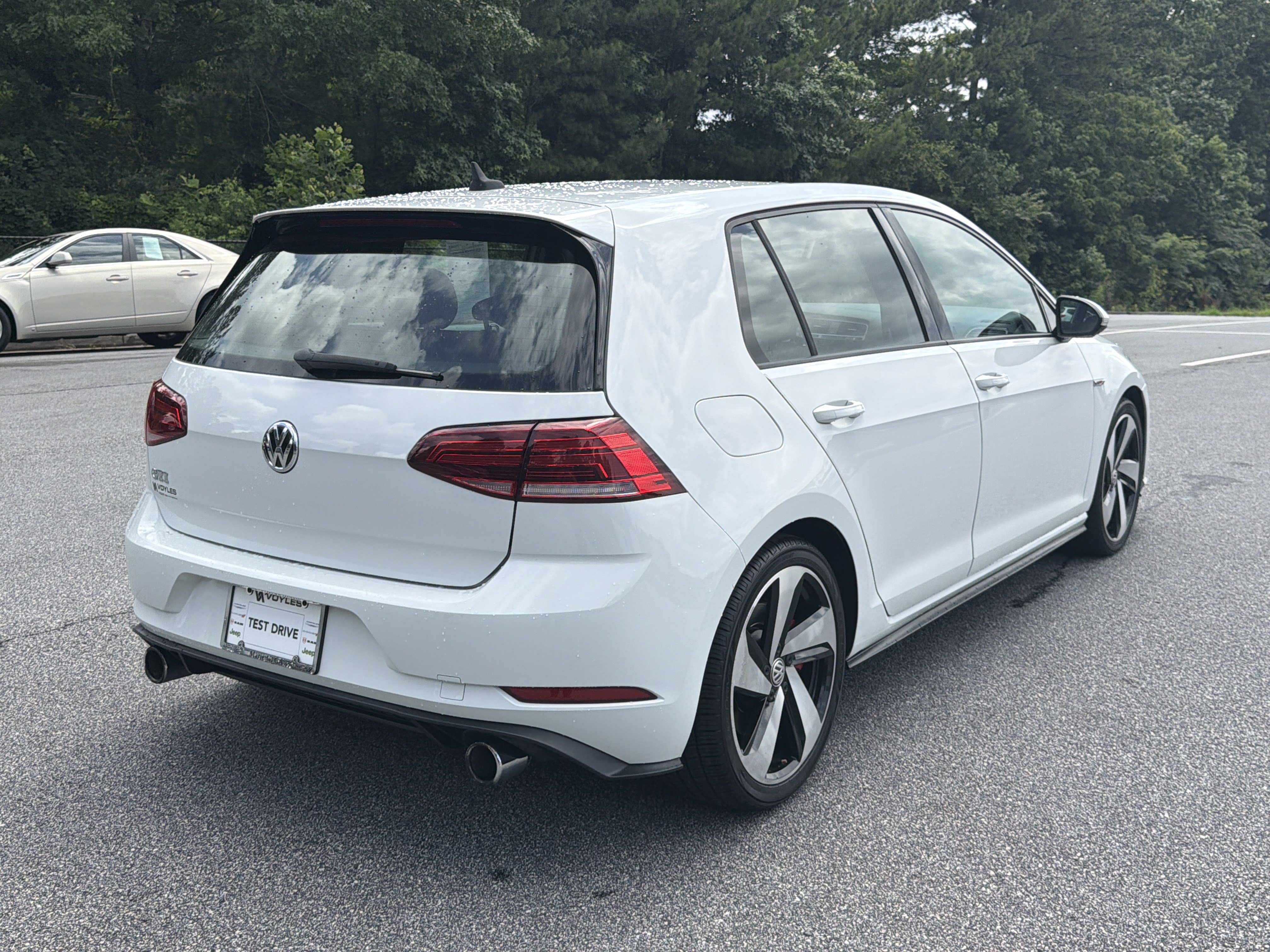 Used 2018 Volkswagen GTI SE FWD image 8