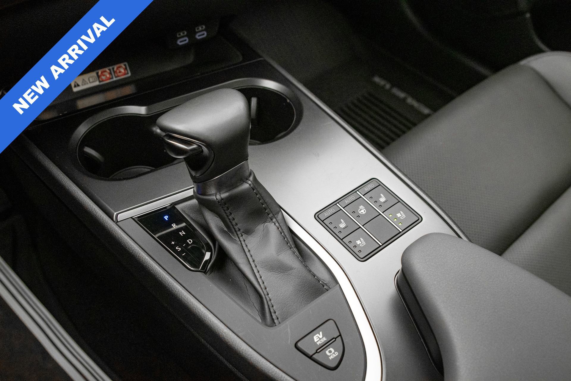 Used 2023 Lexus UX 250h AWD w/ Premium Package image 22