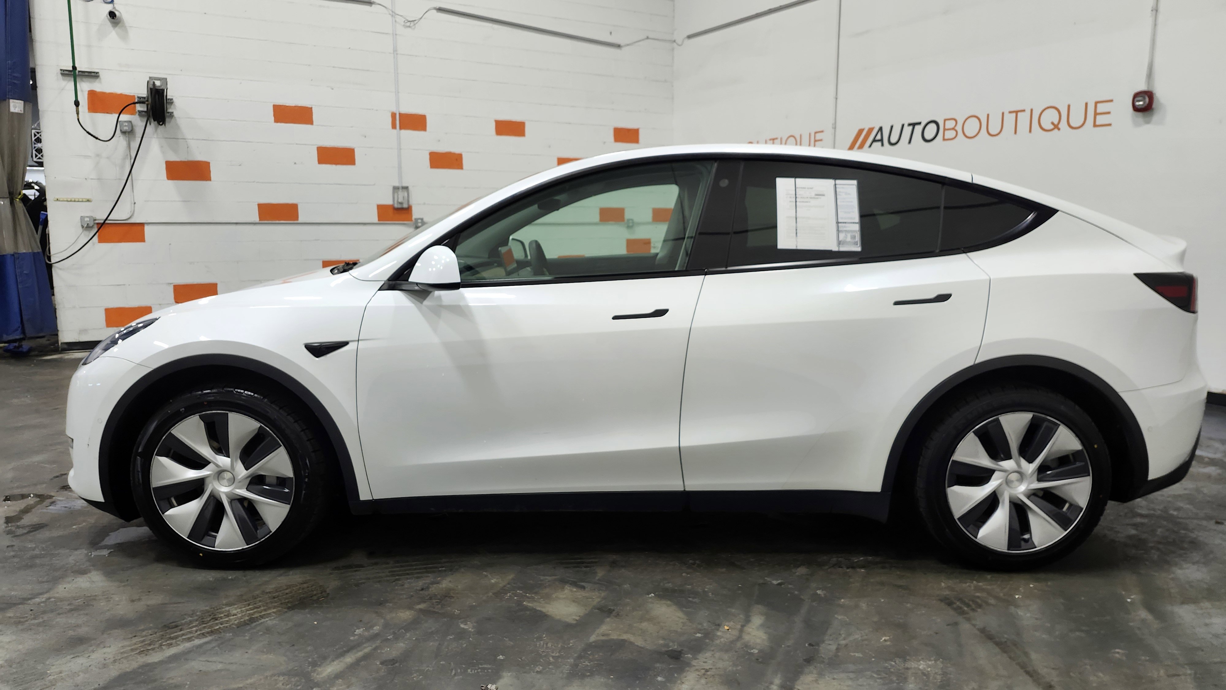 Used 2021 Tesla Model Y Long Range image 13