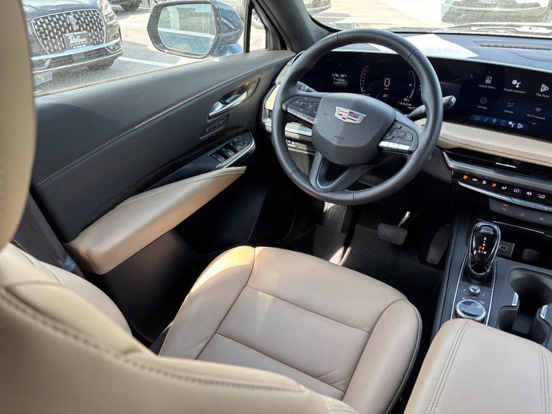 Used 2024 Cadillac XT4 Premium Luxury w/ LPO, Floor Liner Package AWD/4WD image 10