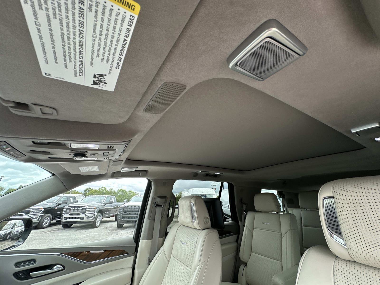 Used 2024 Cadillac Escalade Premium Luxury Platinum image 35