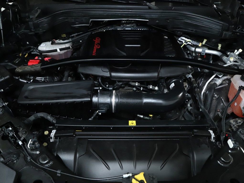 Used 2018 Alfa Romeo Stelvio Ti Sport image 36