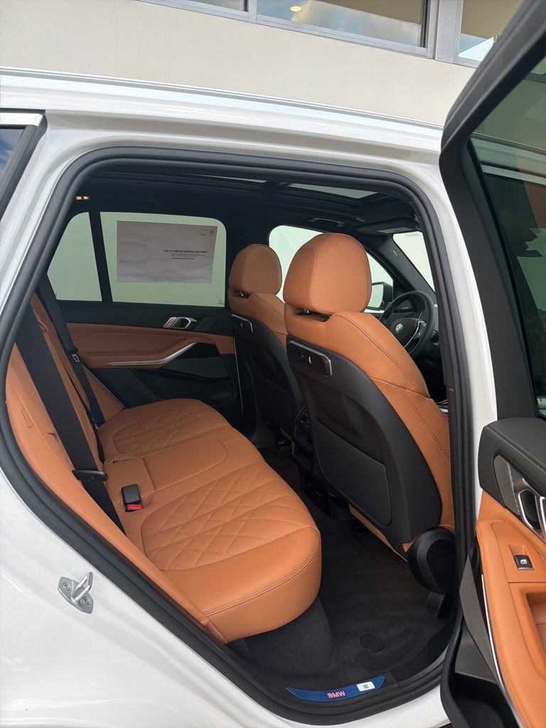 New 2026 BMW X7 M60i image 64