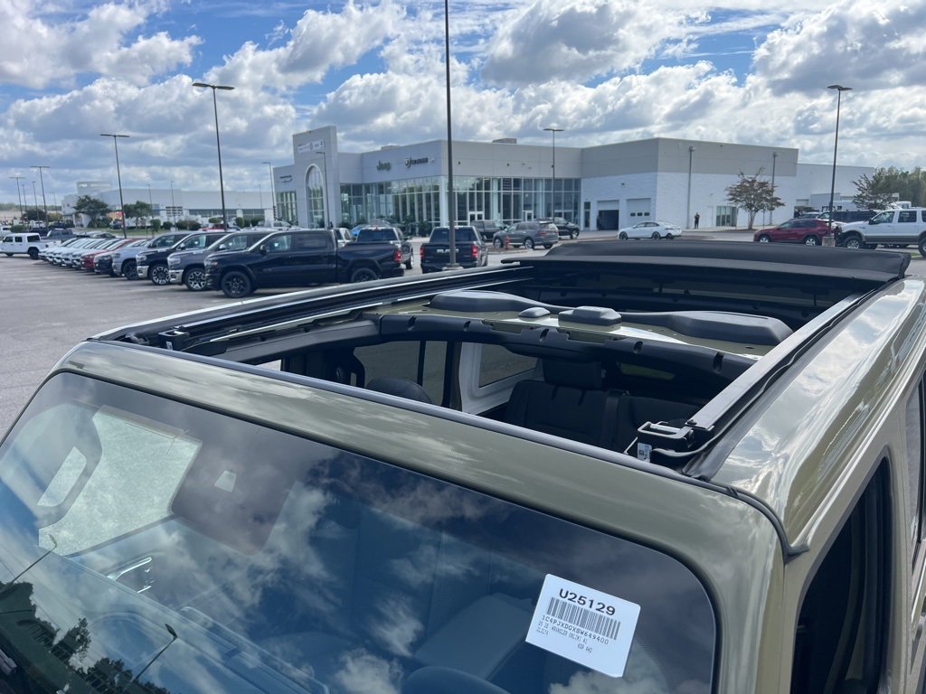 New 2025 Jeep Wrangler Sport S image 32