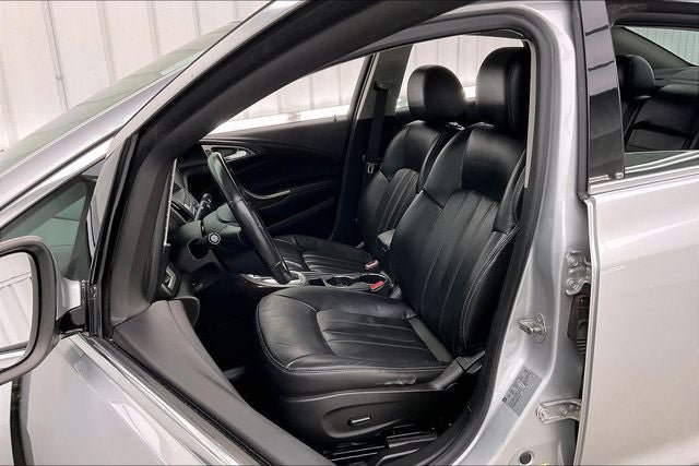 Used 2013 Buick Verano Leather FWD image 8