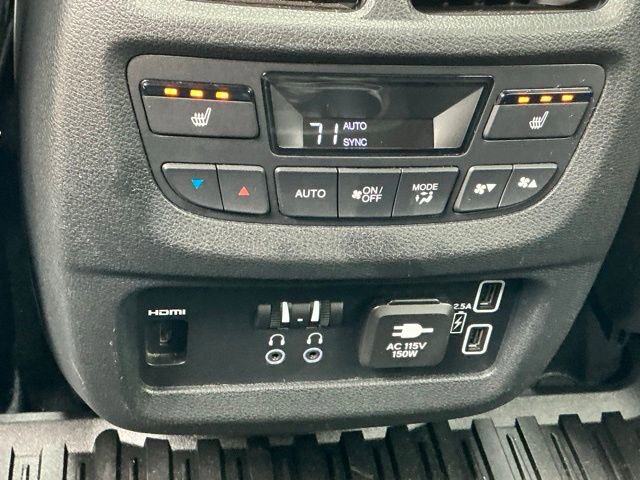 Used 2022 Honda Pilot Touring image 11