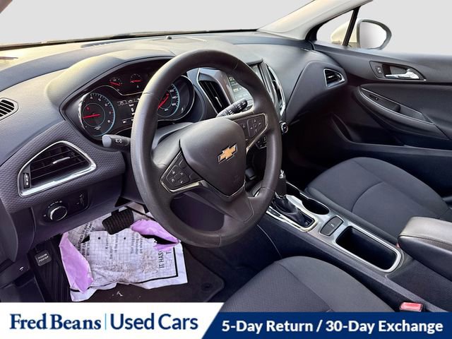 Used 2017 Chevrolet Cruze LT image 11