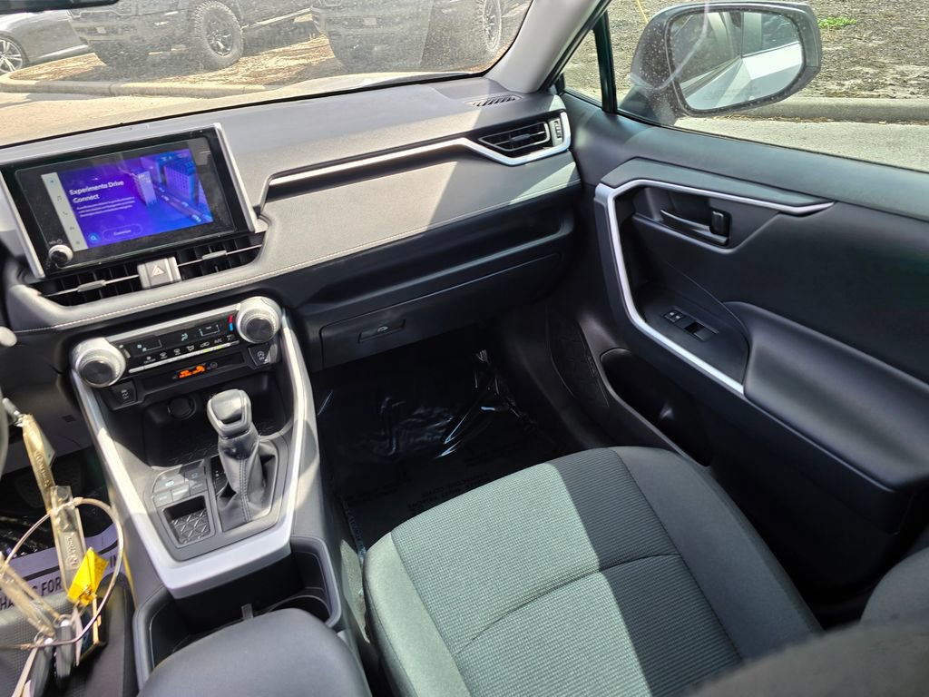 Used 2025 Toyota RAV4 LE image 33