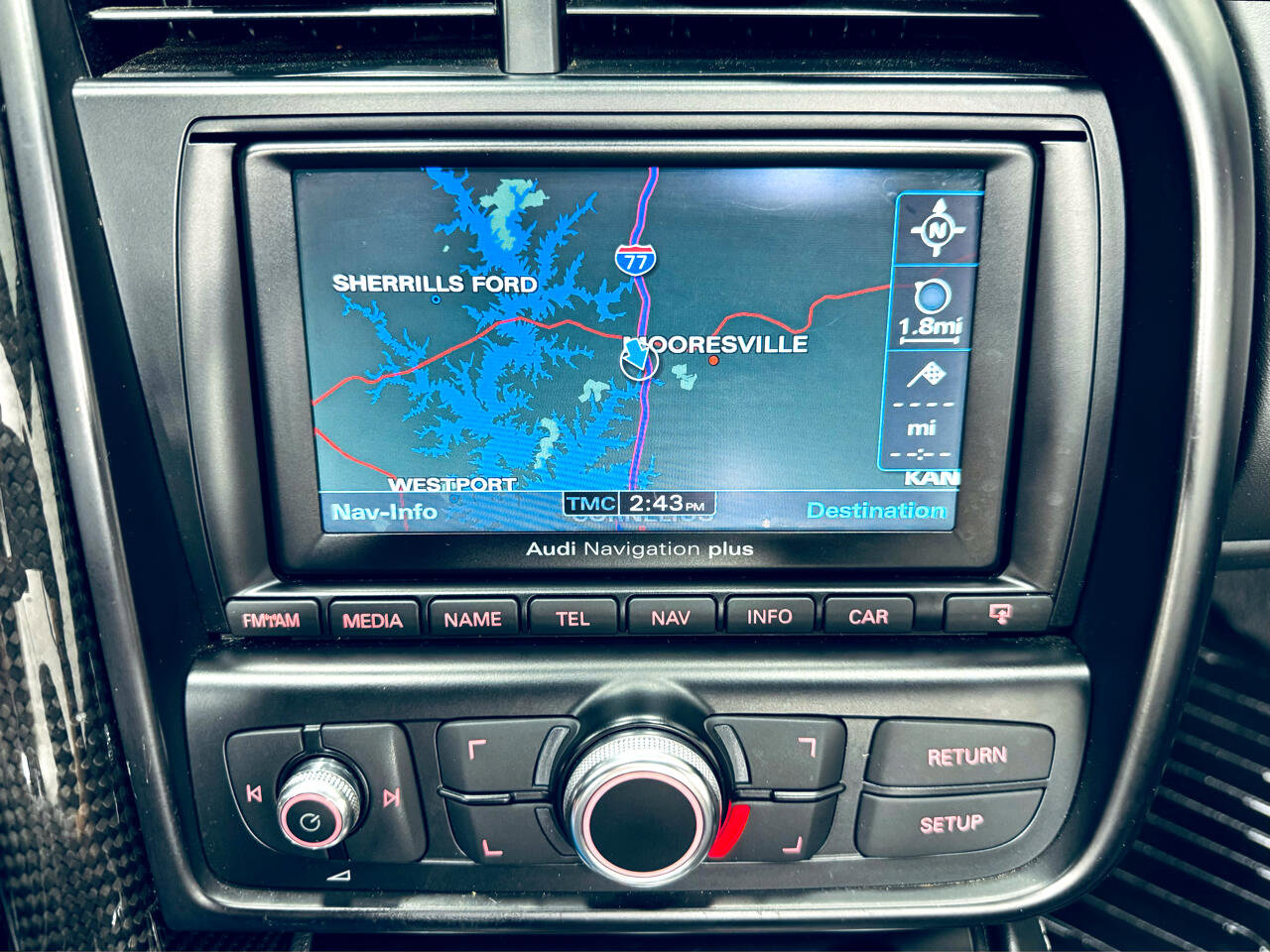 Used 2012 Audi R8 V10 w/ Enhanced Leather Pkg image 39