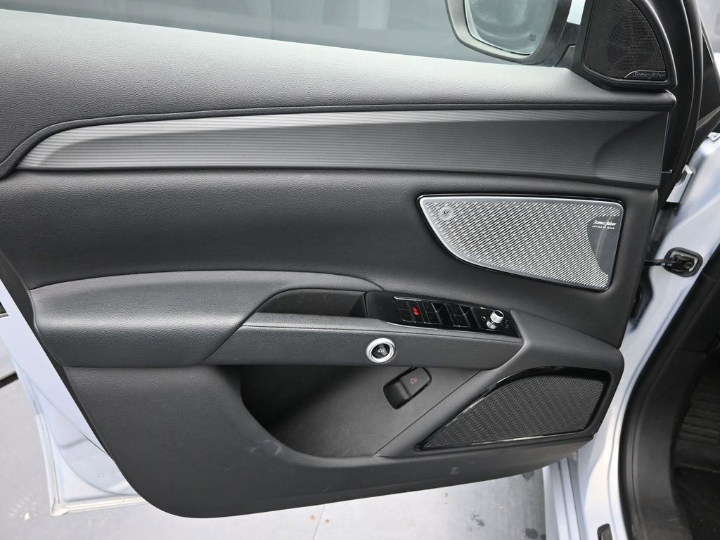 Used 2024 Maserati Grecale GT image 16