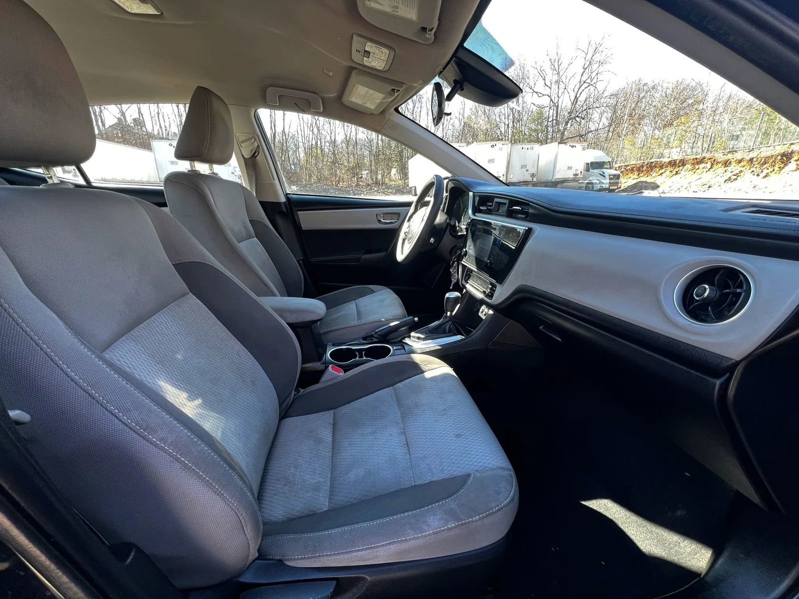 Used 2019 Toyota Corolla LE image 11