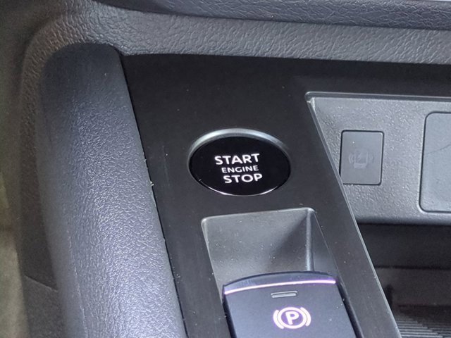 Used 2025 Nissan Kicks SV image 28