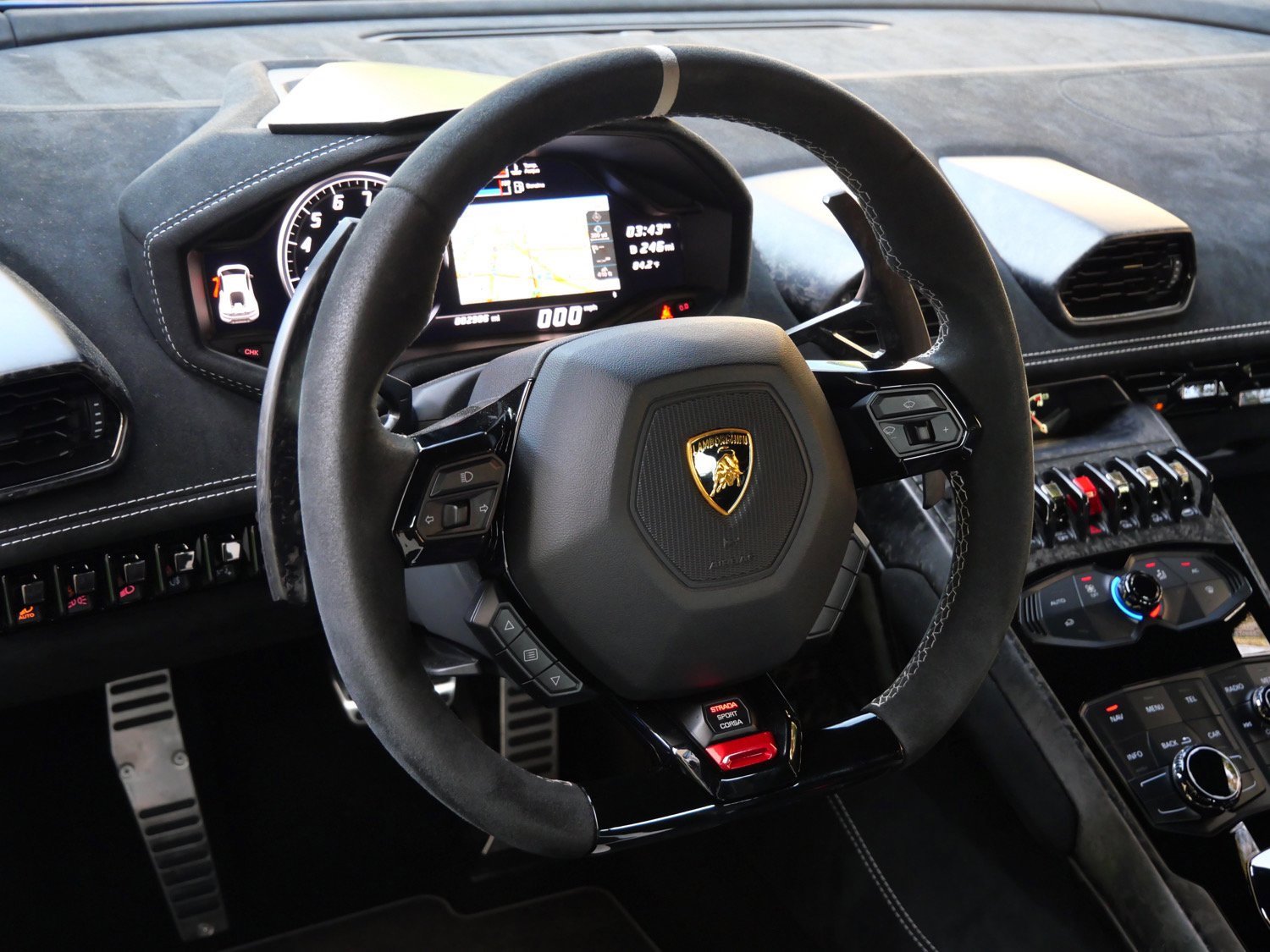 Used 2018 Lamborghini Huracan Performante image 19