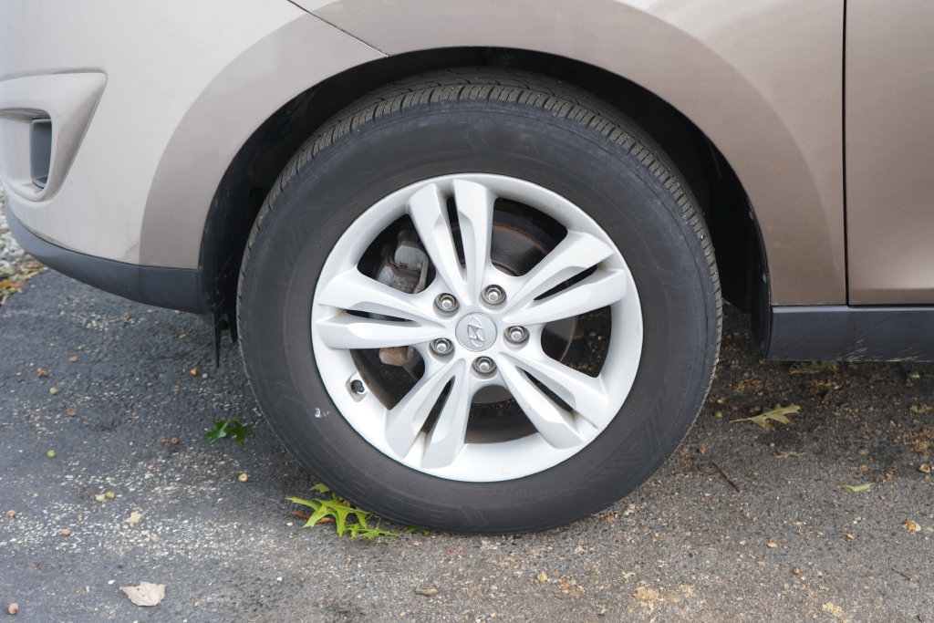 Used 2010 Hyundai Tucson GLS FWD image 6