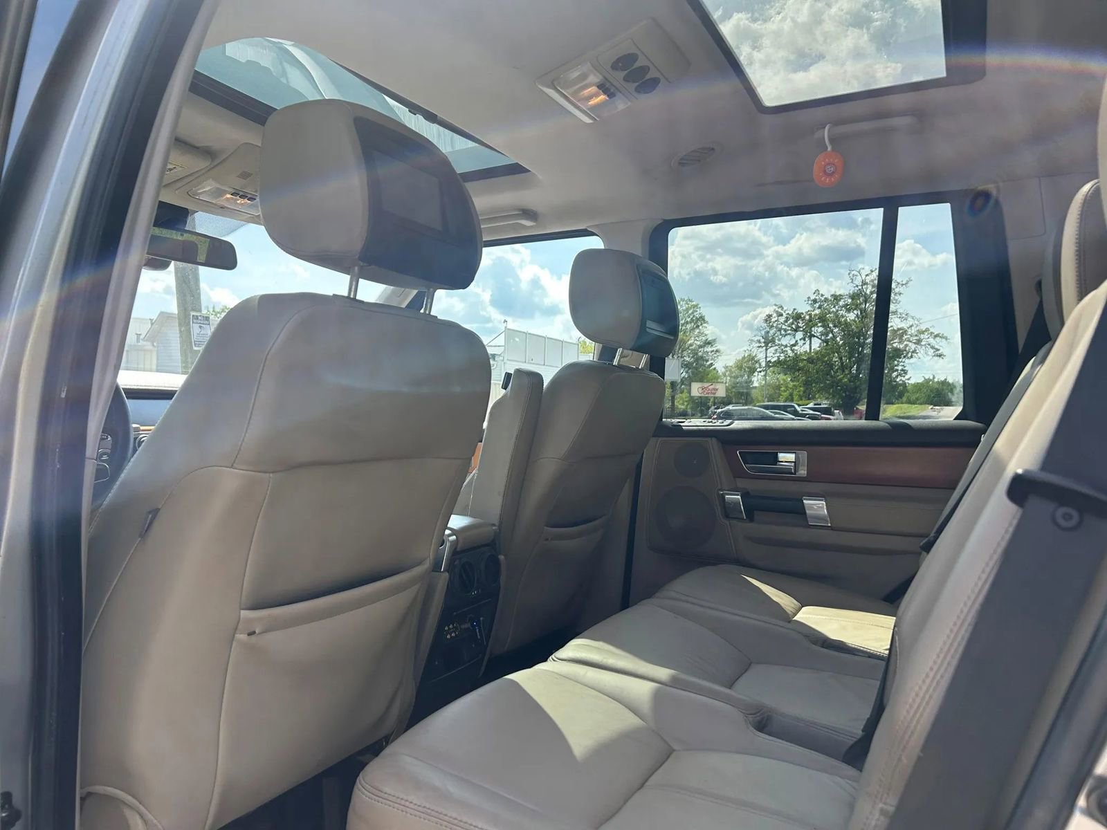 Used 2010 Land Rover LR4 HSE LUX AWD/4WD image 11